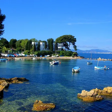 2 Bedroom Modern In With Sea View Antibes
