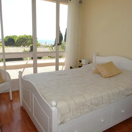 2 Bedroom Modern In With Sea View Antibes